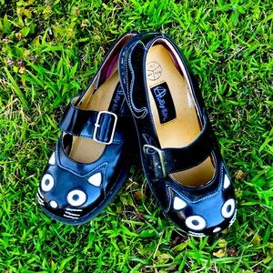 Cat’s Meow fun look Mary Jane